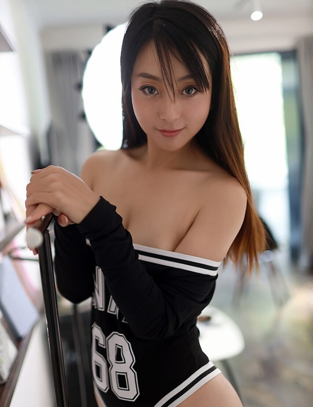 迷唇宝贝郭忆然天然美乳裸身诱惑