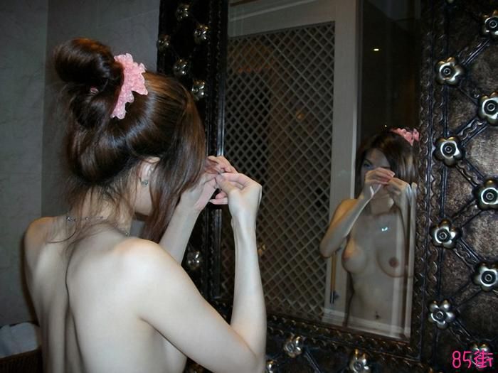 小三让我拍照留念