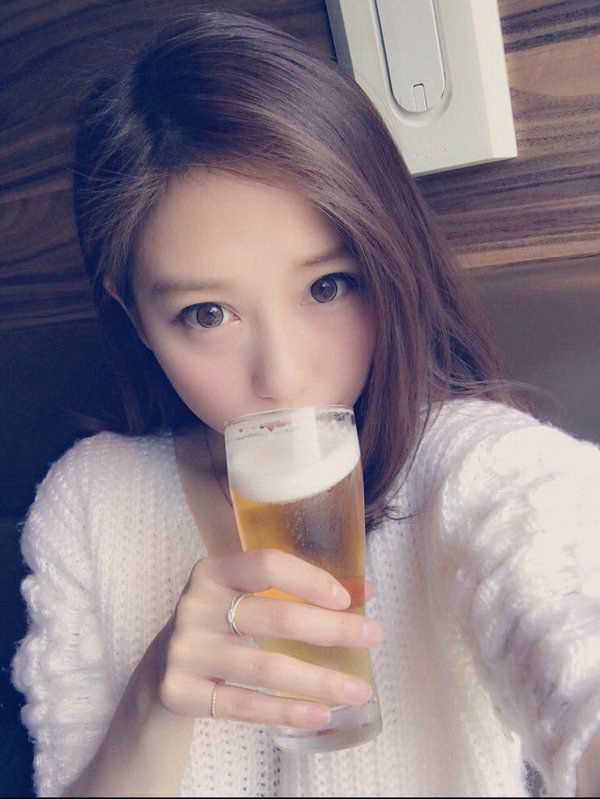 搞上了１８岁的表妹和２６岁的表姐完（最新）